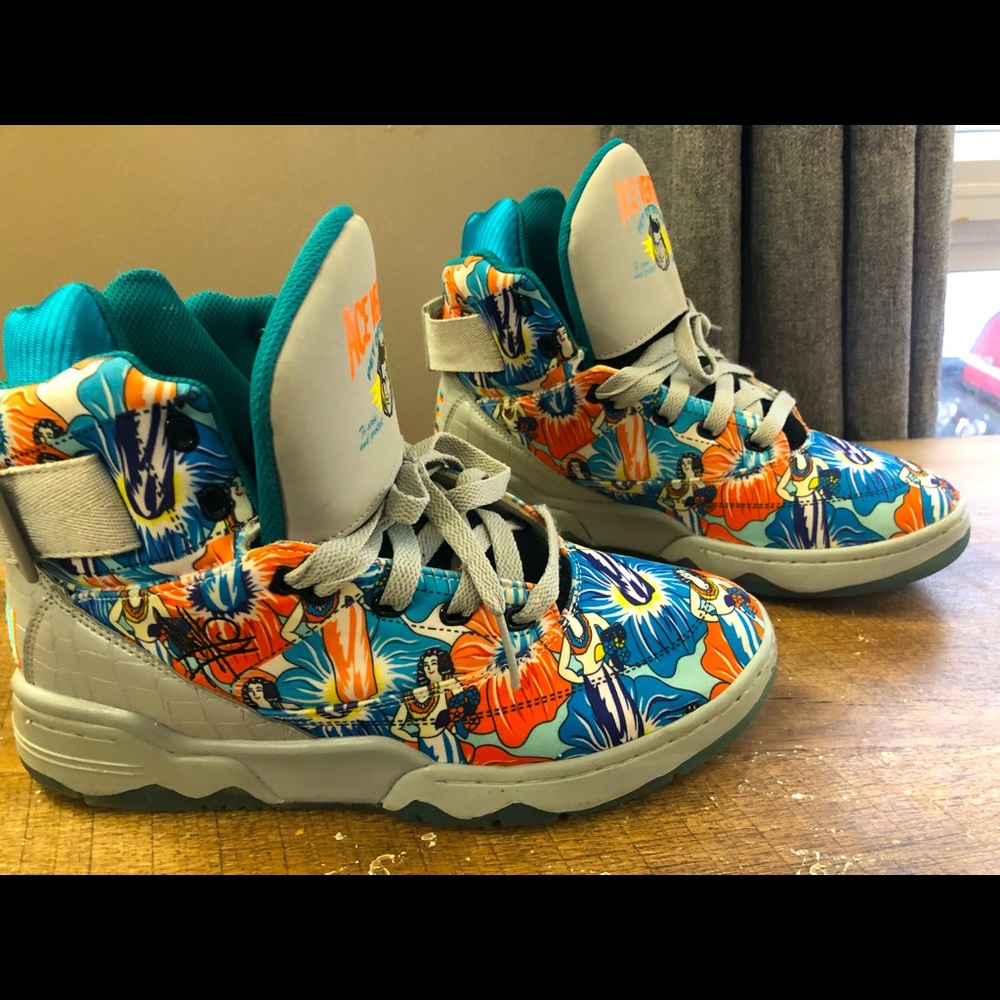 Size 10 Patrick Ewings 9/10 ace Ventura edition rare